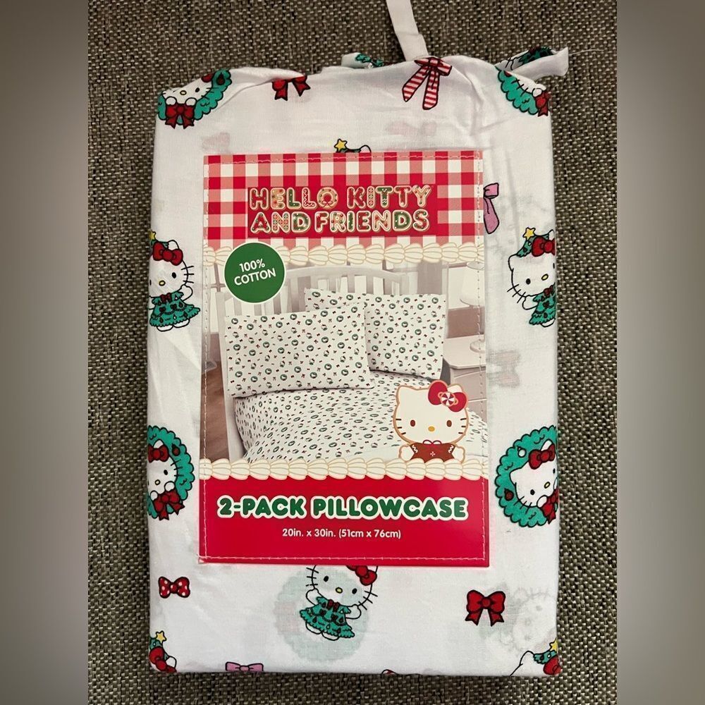 Hello Kitty Christmas Wreath 2-Pack Pillowcases